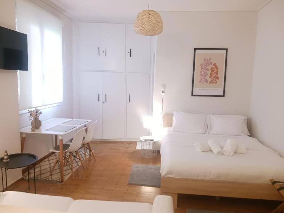 Beautiful Downtown Studio! Яніна Екстер'єр фото