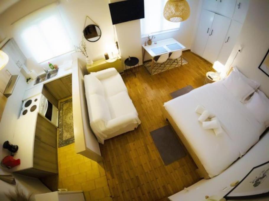 Beautiful Downtown Studio! Яніна Екстер'єр фото